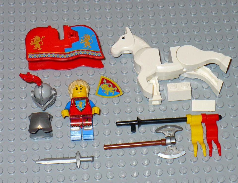 LEGO Castle Lion Knight minifigure armor horse barding sword shield flag 10305 - Image 1 of 1