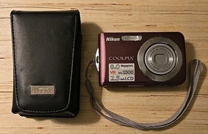 Cámara digital Nikon COOLPIX S210 8MP púrpura pantalla LCD 2,5" VR ISO 2000 con estuche - Imagen 1 de 10