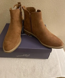 Universal Thread Botas Mujer 7-1/2 Brenna Botín Marrón Gamuza Cremallera NUEVO - Imagen 1 de 10