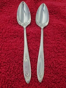 2 Adam Community Oneida Silverplate Grapefruit Spoons - Picture 1 of 6