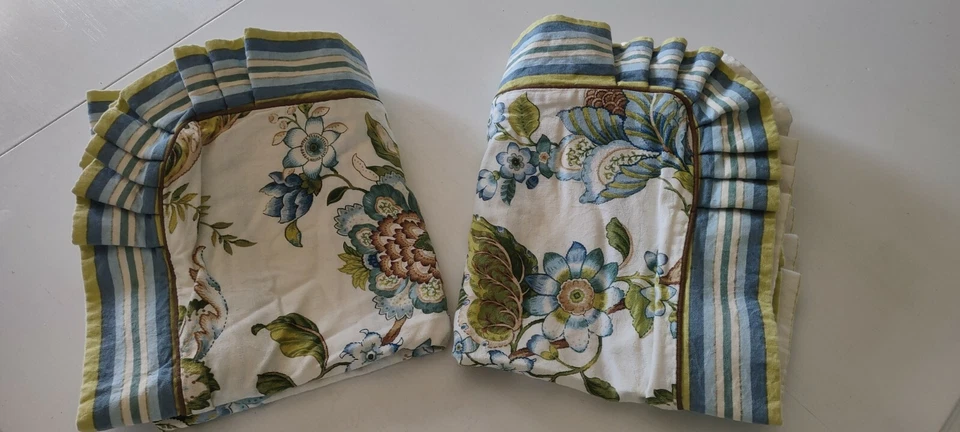 Funda de almohada Croscill Corfú tamaño king azul floral con volantes Foto 1 de 2