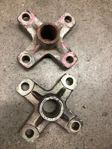 88-06 YAMAHA YFS200 YFS 200 BLASTER RIGHT REAR WHEEL HUBS SET 2XJ-25383-00-00 - Foto 1 di 2