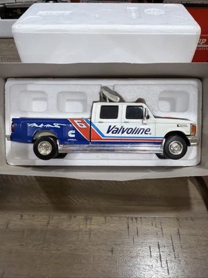 Action Mark Martin Valvoline 1996 doble banco escala 1/24 Foto 1 de 3