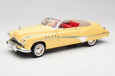 23124646-M17 Buick Roadmaster Chrome Yellow Motor Max 1/18 - Image 1 of 4