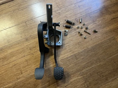 91-99 BMW E36 323 328 M3 Z3 Manual Transmission Clutch Pedal Pad Assembly OEM - Image 1 of 4