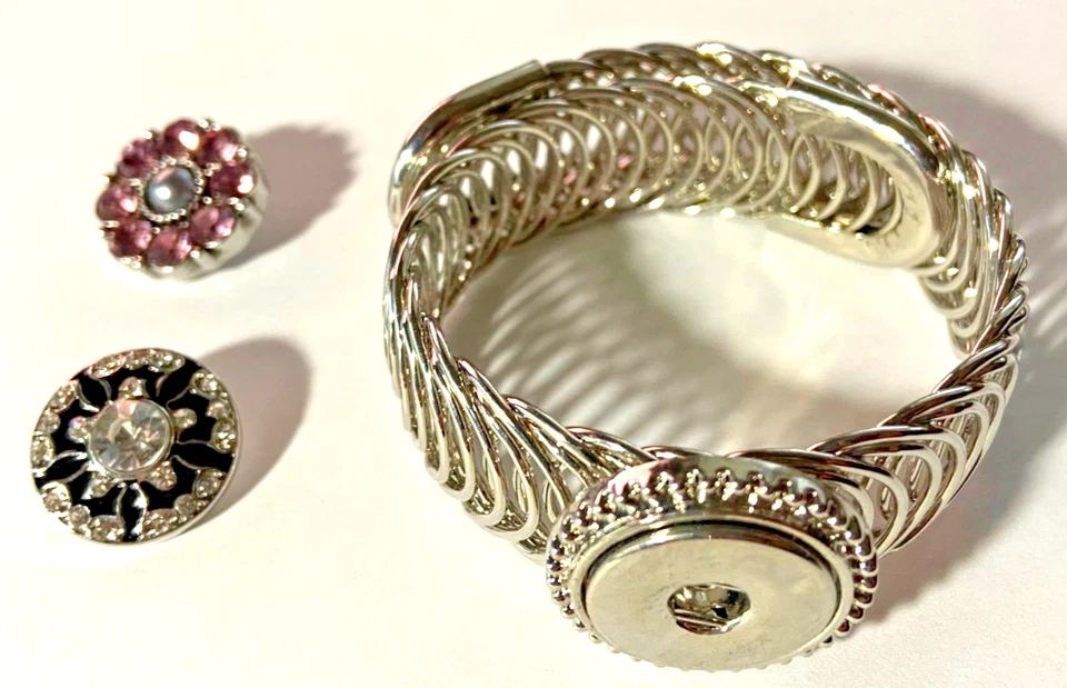 Pulsera envolvente de plata a presión talla única, 2 dijes de jengibre de 20 mm cada uno Foto 1 de 4