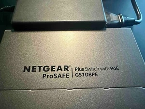NETGEAR ProSafe 8-Port Ethernet Plus Switch W/4 Port POE GS108PE-300NAS - Picture 1 of 6