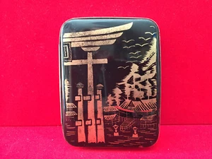 ANCIENNE PETITE BOITE EN MÉTAL A DÉCOR JAPONISANT LITHOGRAPHIE LAQUÉE CUIVRE    - Picture 1 of 5