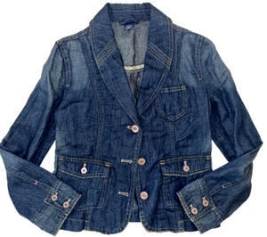 Gap Lightweight Womens Denim Jean Jacket Three Buttons and Pockets SIZE 2 Reg - Picture 1 of 5