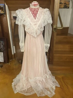 Vestido eduardiano estilo Gunne Sax rosa floral calicó pradera años 70 Foto 1 de 4