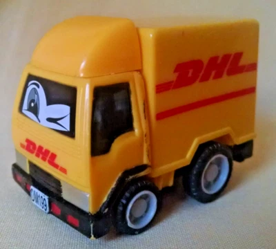 Camión DHL PLÁSTICO FRICCIÓN SUELTO COMO ESTÁ GUIÑANDO UN OJO PUERTA TRASERA ABIERTA PM19 ENTREGA. Foto 1 de 4