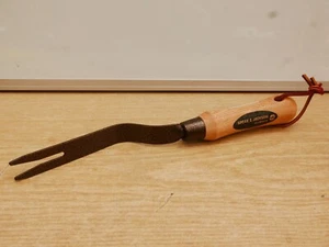 SPEAR & JACKSON 4057 ELEMENTS CARBON STEEL DAISY GRUBBER WEEDER - Picture 1 of 1