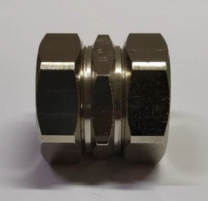 Euro2000 6006/28 raccordo in acciaio tubo-tubo a vite diametro 28 - Imagen 1 de 1