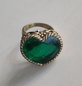 Vintage Sajen  Ring Heart Shape Faceted Green Quartz. Contains Nickle sz 7.5