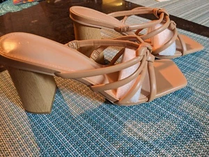 Laicigo Block Heels, Square Toe on Faux Leather! Brand NEW Tan Leather Size 10!! - Picture 1 of 2