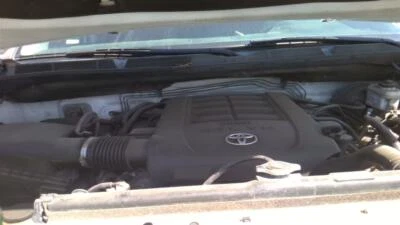 Luz de conducción usada se adapta a: Toyota Tundra 2014 parachoques antiniebla montado grado A Foto 1 de 4