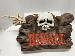 VINTAGE HALLOWEEN GEMMY BELVARE SKULL HANGING WALL DECOR - Picture 1 of 7
