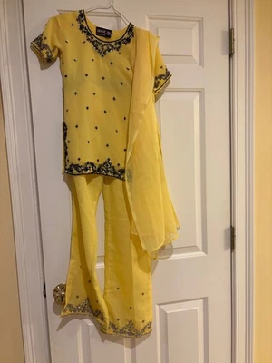 Conjunto pantalón salwar con lentejuelas diseño amarillo étnico indio niña preadolescente talla 30 Foto 1 de 3