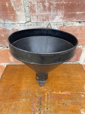 Entonnoir Ancien Remplissage Cuve Baratte Métal Noir Vintage #C474 - Photo 1/4