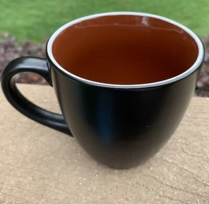 Tazza tazza tè caffè cassa e botte gres nero colore terracotta interno - Foto 1 di 12
