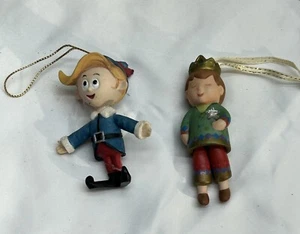 De colección 2 Adornos de Navidad Herbie Hermey Elfo Sello Príncipe Hijo Piernas Cuelgan - Imagen 1 de 15