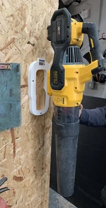 Supporto portaoggetti supporto per Dewalt DCMBA572 batteria Flexvolt soffiatore senza fili - Foto 1 di 9