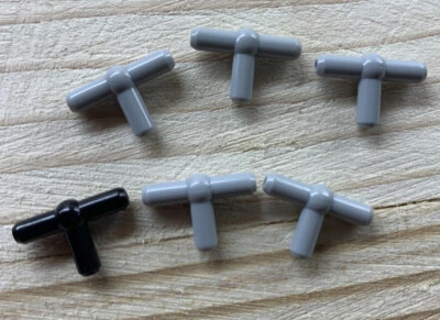 Piezas Lego T Bar. 6 en total. 5 grises y 1 negro.  Foto 1 de 3