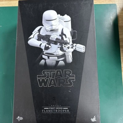 Hot toys MMS326 1/6 First Order Flametrooper Star Wars: The Force Awakens  - Image 1 of 3