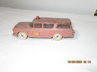 VINTAGE 1950s-60s DINKY TOYS DIECAST NASH RAMBLER FIRE CHIEF CAR - Image 1 of 4