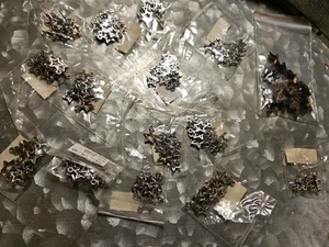 ENORME LOTE DE 13 PAQUETES SELLADOS DE 10, 10MM DIJES ESTRELLA TONO PLATA CON EXTRAS - Imagen 1 de 2