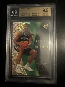 1997-1998 EX2001 Tim Duncan #75 Rookie RC BGS 9.5 🔥POP 59 solo 1 grado superiore - Foto 1 di 2