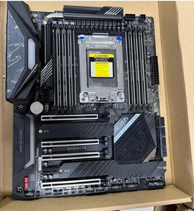 AMD Ryzen Threadripper 3960X CPU + Gigayte TRX40 Aorus Pro WiFi Motherboard - Afbeelding 1 van 3