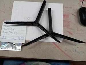 Vizio M656G4 Beine mit Schrauben - Bild 1 von 5