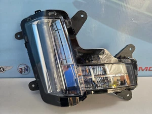 2015-2020 CADILLAC ESCALADE RIGHT SIDE FOG LIGHT TURN SIGNAL LAMP OEM USED - Picture 1 of 14