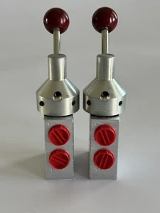 Integrated Hydraulics BXP14914 01E Manual Lever Valve Pair Warwick UK – Red Caps - Bild 1 von 8