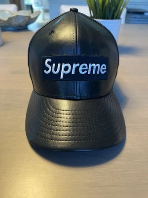 Sombrero Supreme de cuero negro New Era con logotipo de caja FW15 lanzamiento 7 5/8 ajustado Foto 1 de 4