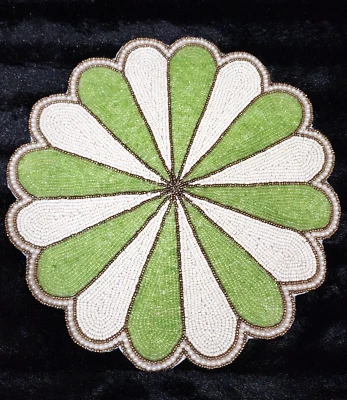 Cargador 2 manteles individuales con cuentas de vidrio verde crema 13" pino lima margarita borde festoneado Foto 1 de 4