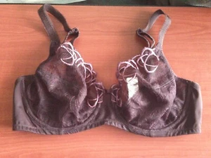 triumph embroidered purple underwired bra uk 36C  usa 36B  euro 80C   france 95C - Picture 1 of 7