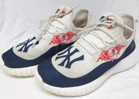 NEW YORK YANKEES MLB SNEAKERS BOYS 3.5 US 35 EUR Cover