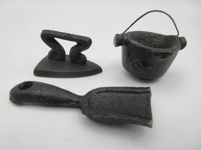 Lote de 3 palas de cubo de hierro fundido en miniatura artesanales de colección prensa plana casa de muñecas 1:12 Foto 1 de 4