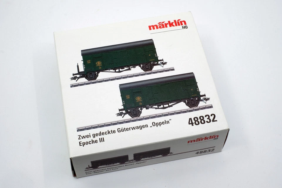 Marklin 48832 Belgian State Railways (SNCB) B CARGO set of 2 box cars - Image 1 of 3
