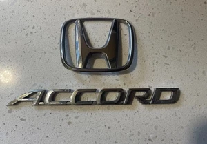 03-07 HONDA ACCORD REAR BACK TRUNK LID EMBLEM BADGE SYMBOL LOGO SEDAN 4 DOOR OEM - Picture 1 of 4
