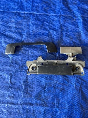 1990 BMW 525i Sedan E34 Rear Left Outer Door Handle - Image 1 of 4