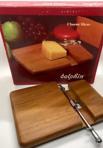Vintage MCM handgefertigter Delphin Teakholz Käsehobel mit zusätzlichen Klingen & Box - Bild 1 von 5