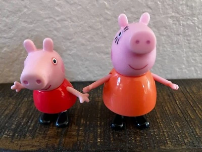Lote De 2 Figuras Peppa Pig Mamá Y Peppa Pig Foto 1 de 4