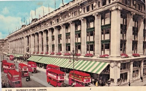 ELQ 1953 Postcard, Selfridge's Store, London shows London Buses - Picture 1 of 2