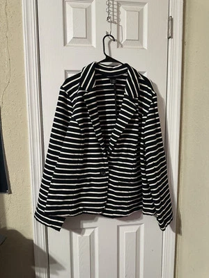 chaqueta blazer mujer blanco y negro a rayas Foto 1 de 2