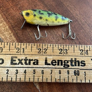 Esca da pesca in cedro intagliato dipinto a mano Milton Poe's vintage - Foto 1 di 5