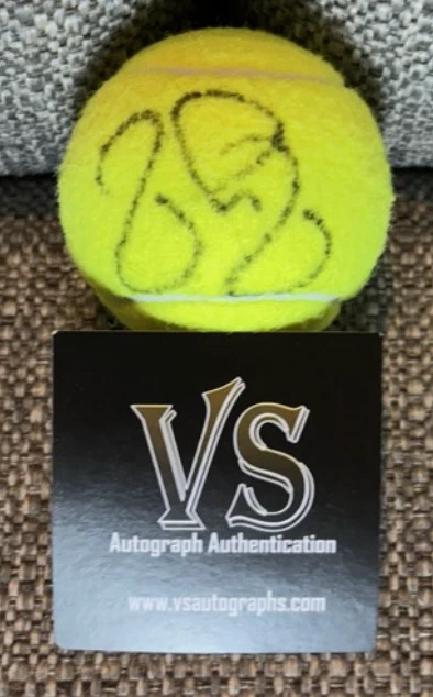 Pelota de tenis firmada por Roger Federer con certificado de autenticidad Foto 1 de 1
