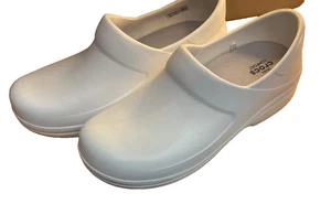 Crocs Neria II Pro Work Clog Womens 6 White Dual Comfort Professional Shoes - Picture 1 of 12
